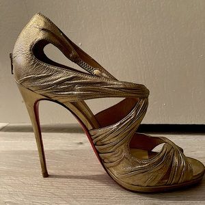 Christian Louboutin ‘Goldie’ Size 39